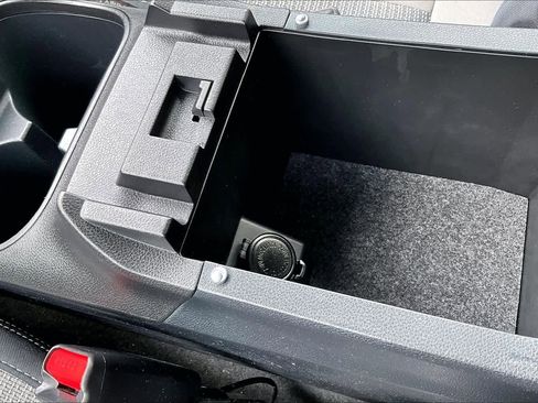 Used 2024 Subaru Outback Premium image 15