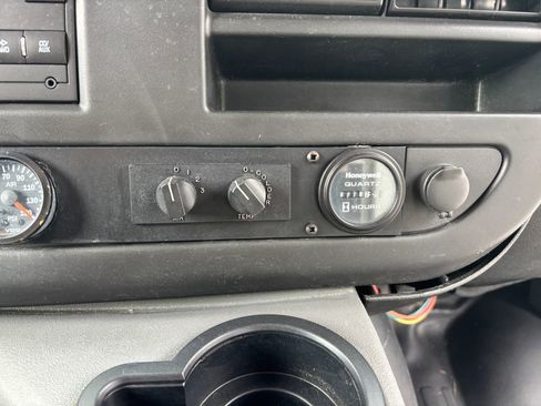 Used 2015 Chevrolet Express 4500 w/ Shuttle Bus Package image 48