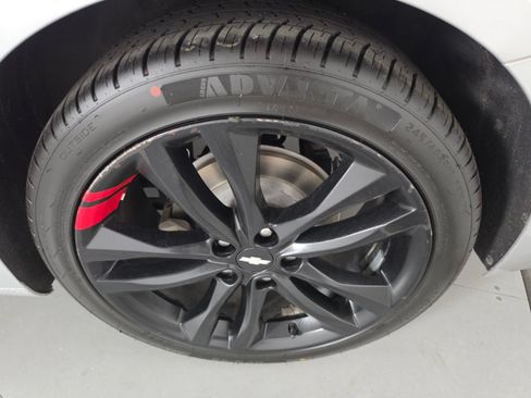 Used 2018 Chevrolet Malibu LT w/ Leather Package FWD image 10