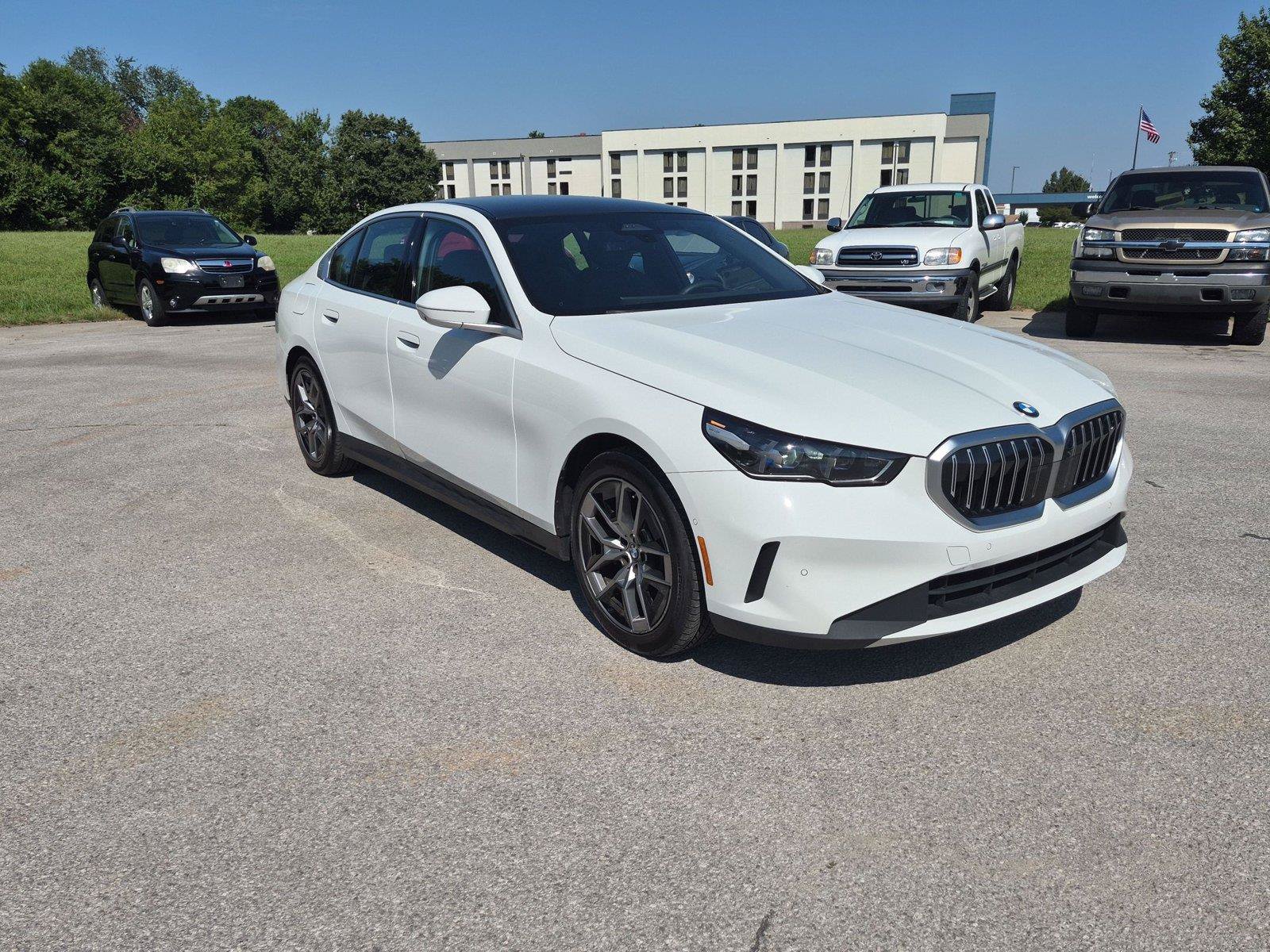 Used 2026 BMW 530i RWD image 7