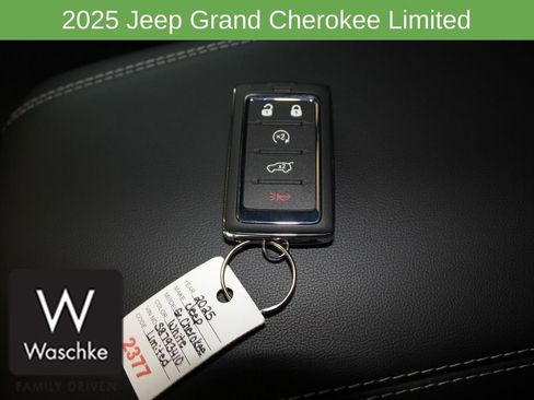 New 2025 Jeep Grand Cherokee Limited w/ Trailer Tow Package image 32