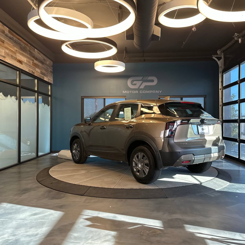 Used 2025 Nissan Kicks S FWD image 5