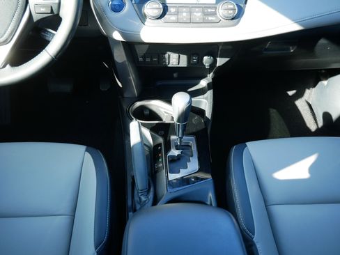 Used 2018 Toyota RAV4 Limited image 22