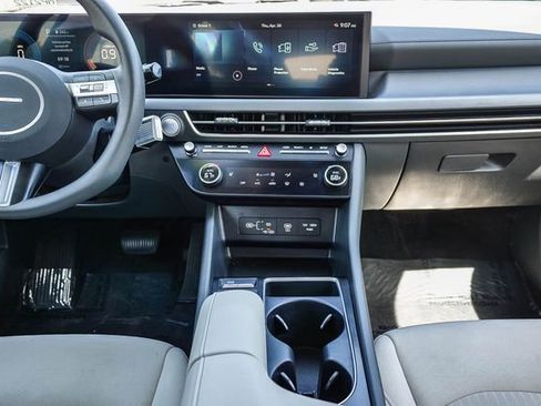 Used 2025 Hyundai Sonata SEL FWD image 16