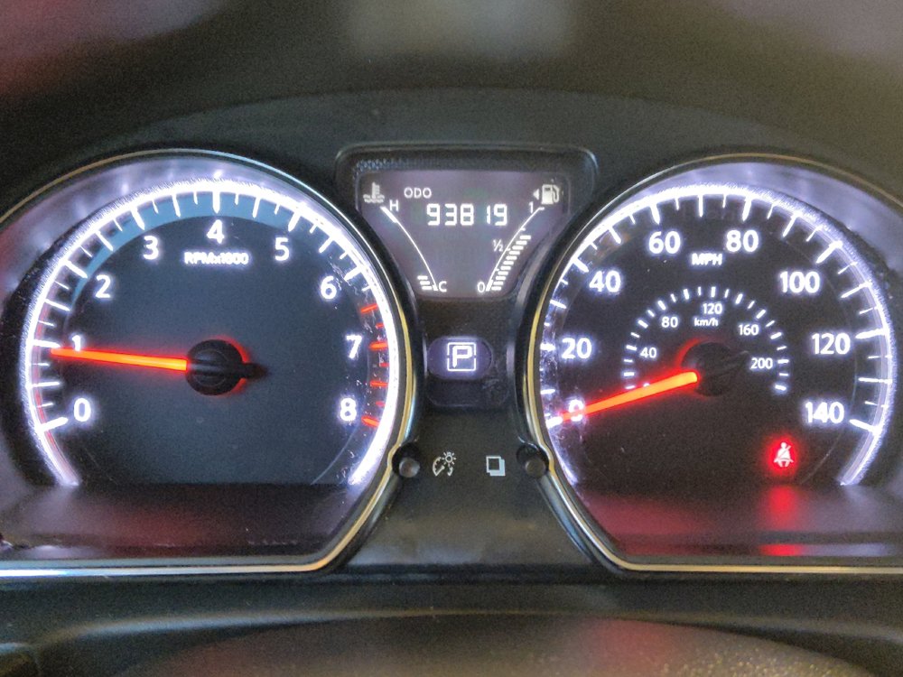 Used 2015 Nissan Versa SV FWD image 23