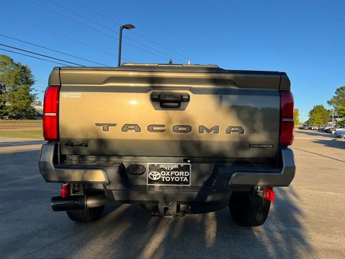 Used 2024 Toyota Tacoma TRD Off-Road image 31