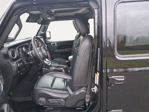 Used 2020 Jeep Gladiator Overland w/ Dual Top Group image 9