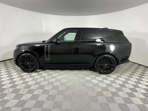 Certified 2024 Land Rover Range Rover SE image 2