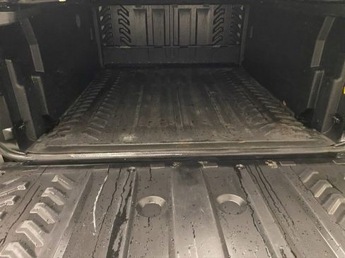 Used 2013 Chevrolet Avalanche LTZ image 27