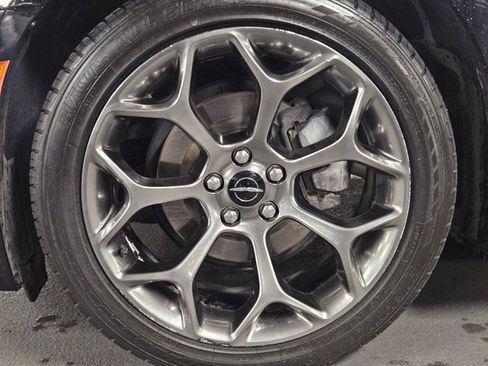 Used 2016 Chrysler 300 S image 22