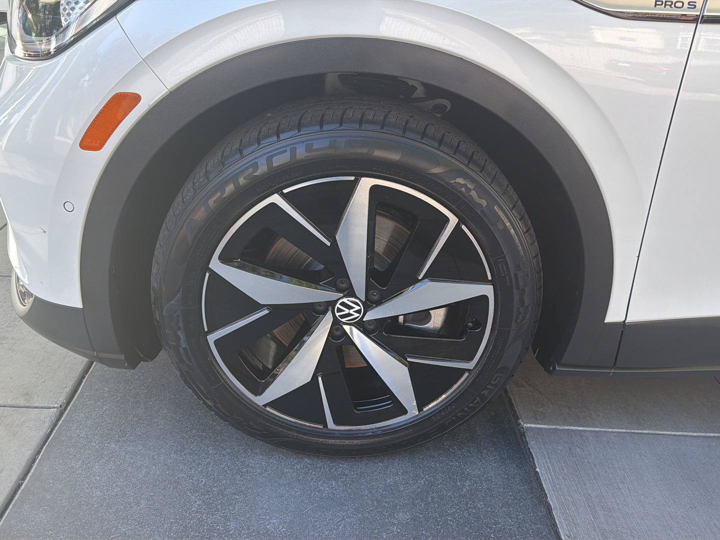 Used 2023 Volkswagen ID.4 Pro S RWD image 9