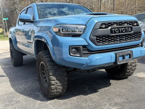 Used 2019 Toyota Tacoma TRD Sport w/ Technology Package image 1