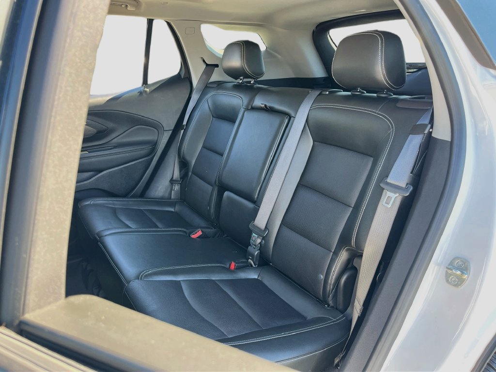 Used 2022 GMC Terrain SLT w/ Tech Package FWD image 24