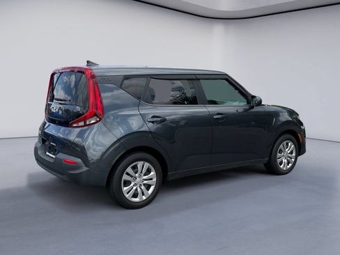 Used 2022 Kia Soul LX FWD image 5
