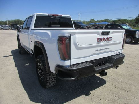 New 2026 GMC Sierra 2500 AT4X AWD/4WD image 9