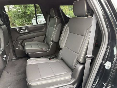 Used 2024 GMC Yukon SLT w/ SLT Luxury Package AWD/4WD image 24