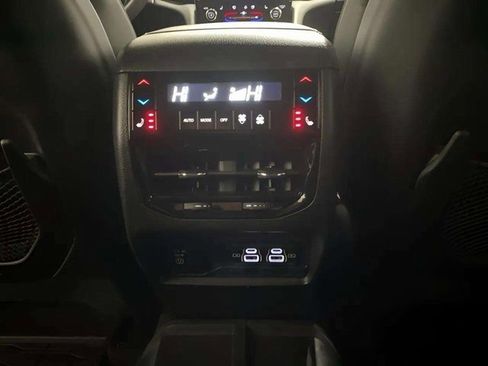 Used 2023 Jeep Grand Cherokee Overland w/ Luxury Tech Group IV image 76