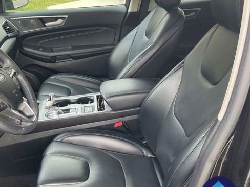 Used 2022 Ford Edge Titanium image 1