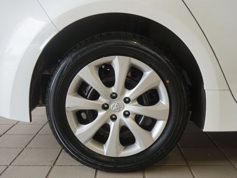 Used 2024 Toyota Corolla LE FWD image 30