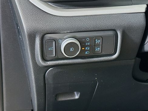 Used 2020 Ford Explorer XLT w/ Equipment Group 202A image 17