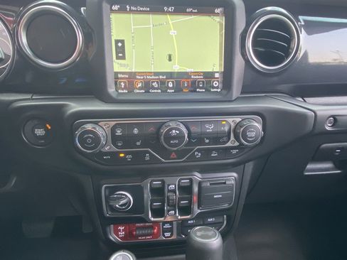 Used 2022 Jeep Wrangler Unlimited Rubicon w/ Xtreme Recon 35" Tire Package image 27