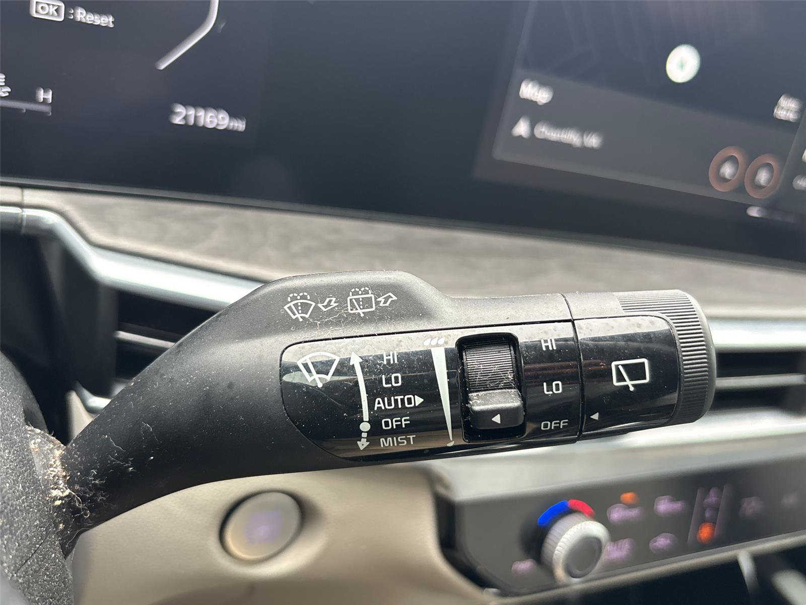 Used 2025 Kia Sorento SX AWD/4WD image 6