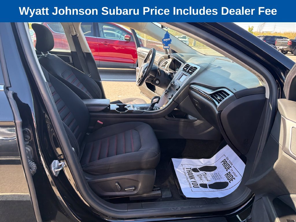 Used 2016 Ford Fusion SE w/ Equipment Group 201A FWD image 40