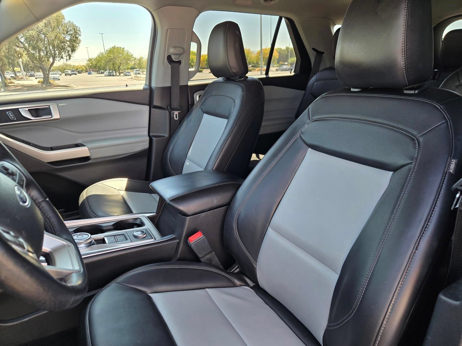 Used 2023 Ford Explorer XLT w/ Equipment Group 202A AWD/4WD image 21