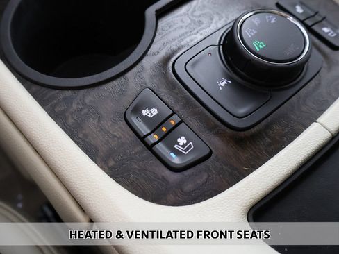 Used 2023 GMC Acadia Denali AWD/4WD image 8