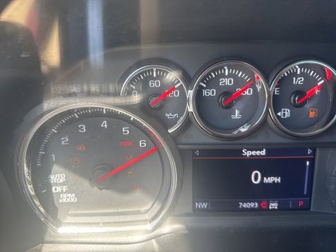 Used 2019 Chevrolet Silverado 1500 LT w/ Texas Edition image 15