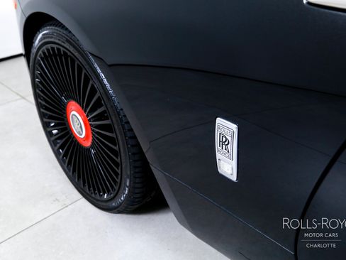 Used 2017 Rolls-Royce Dawn RWD image 35
