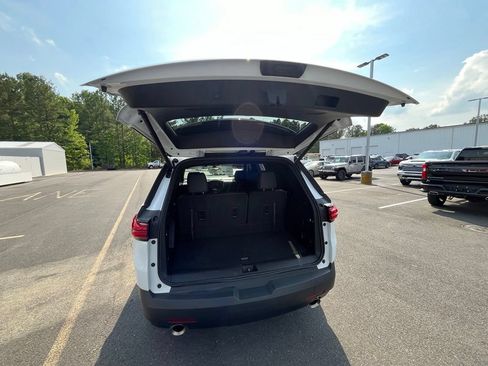 Used 2023 Chevrolet Traverse RS AWD/4WD image 12