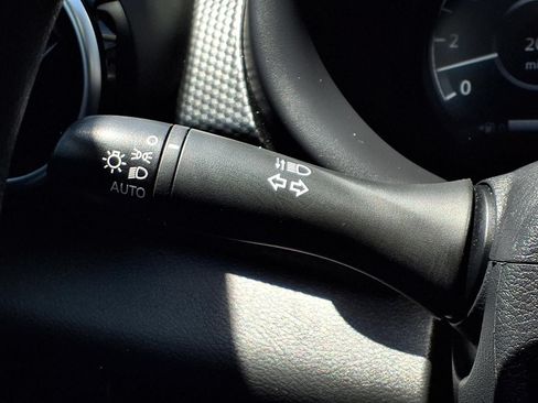 Used 2022 Nissan Kicks SV FWD image 23