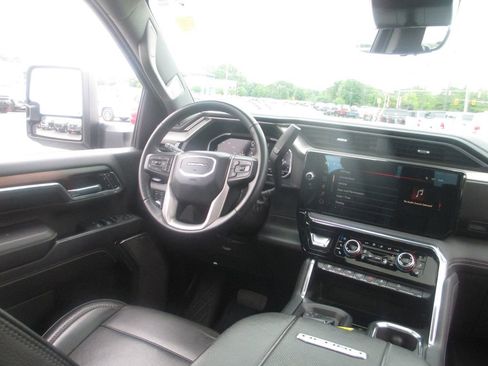 Used 2024 GMC Sierra 2500 Denali w/ Denali Reserve Package AWD/4WD image 31
