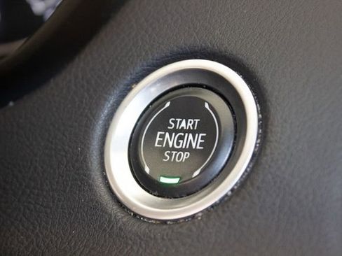 Used 2023 Cadillac XT4 Premium Luxury image 34