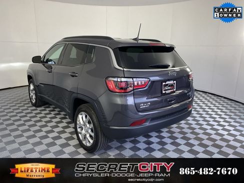 Used 2024 Jeep Compass Latitude AWD/4WD image 5