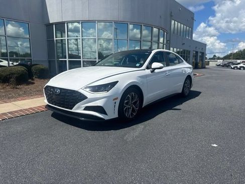 Used 2023 Hyundai Sonata SEL w/ Convenience Package FWD image 2