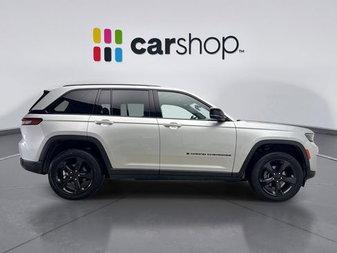 Used 2023 Jeep Grand Cherokee Altitude image 6