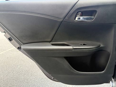 Used 2015 Honda Accord EX image 45