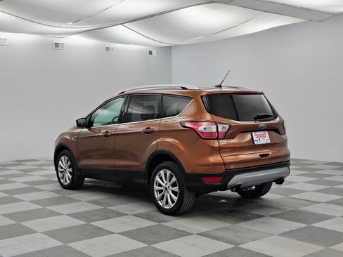 Used 2017 Ford Escape Titanium FWD image 9