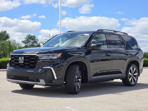 Used 2025 Honda Pilot Touring image 14