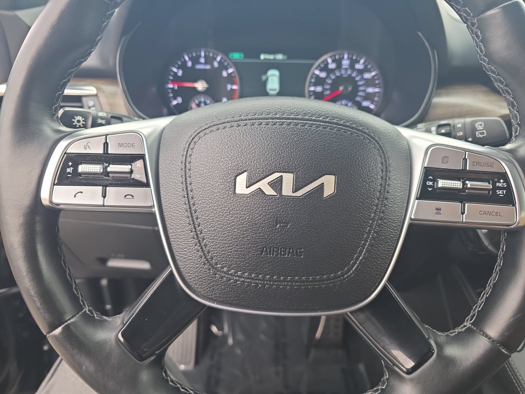 Used 2022 Kia Telluride SX w/ Nightfall Edition Package AWD/4WD image 13