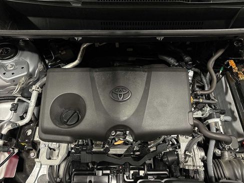 Used 2025 Toyota RAV4 XLE AWD/4WD image 12