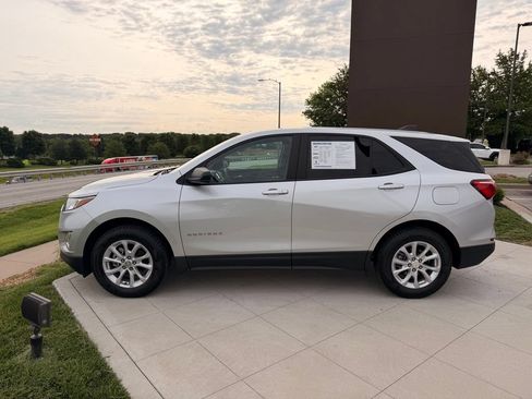 Used 2021 Chevrolet Equinox LS w/ LS Convenience Package AWD/4WD image 6
