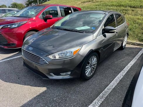 Used 2018 Ford Focus Titanium FWD image 7