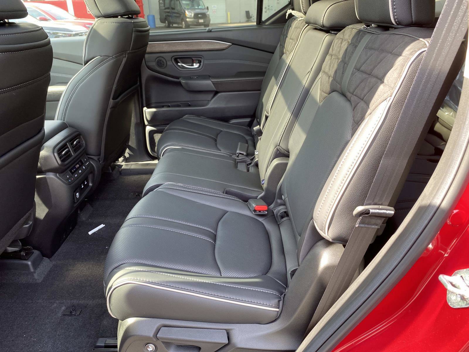 New 2026 Honda Pilot Elite image 7