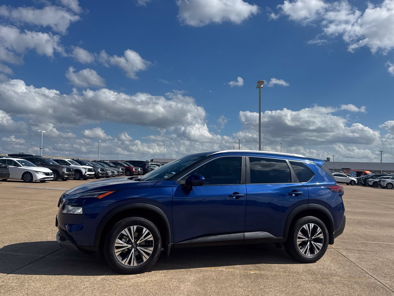 Certified 2023 Nissan Rogue SV w/ SV Premium B Package FWD image 14