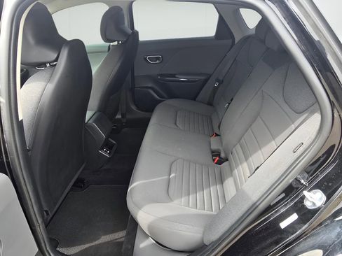 Used 2025 Kia K4 EX FWD image 29