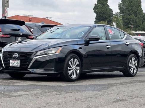 Used 2025 Nissan Altima 2.5 S image 8