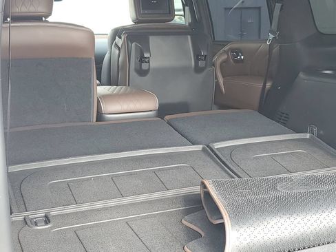 Used 2017 INFINITI QX80 Limited w/ All Season Package AWD/4WD image 31